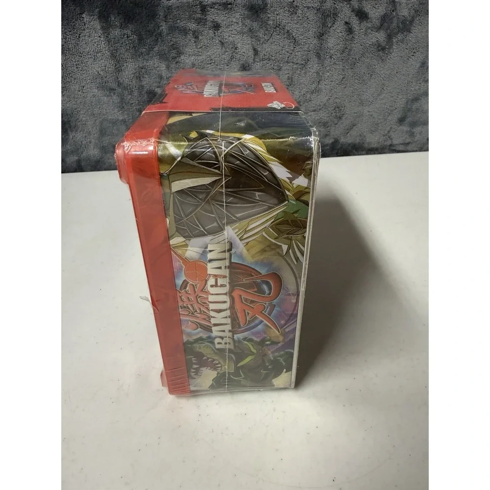 Bakugan Baku-tin with Special Attack Mantid, Customizable, Spinning Action